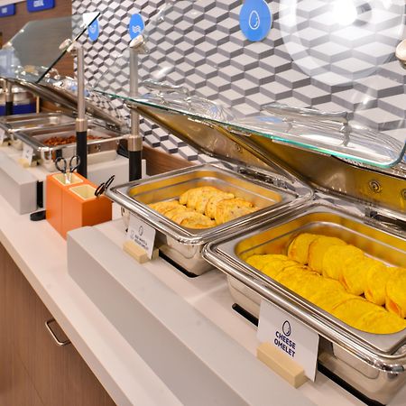 Holiday Inn Express Hotel & Suites Greensboro-East By Ihg Bagian luar foto