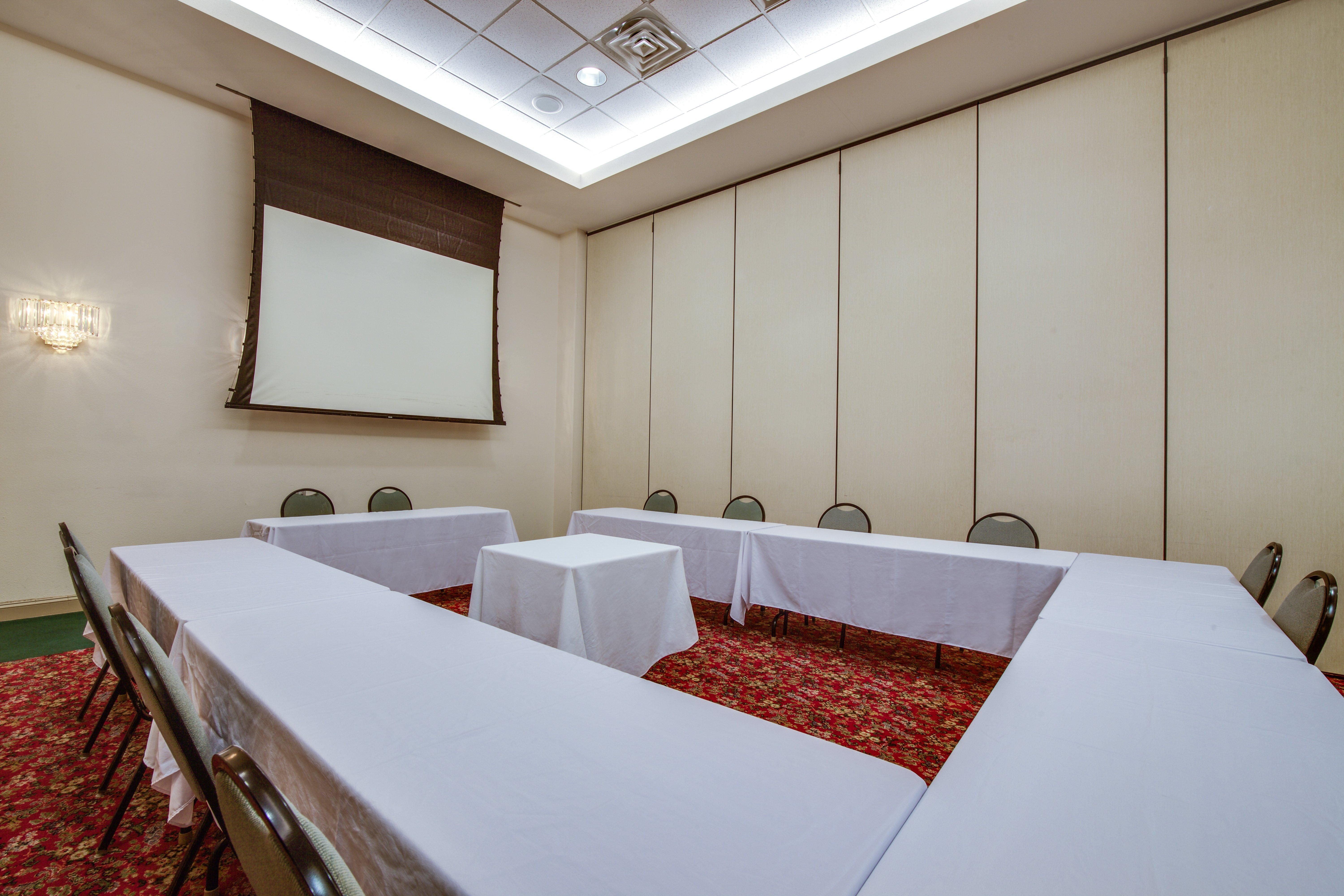 Holiday Inn Express Hotel & Suites Greensboro-East By Ihg Bagian luar foto