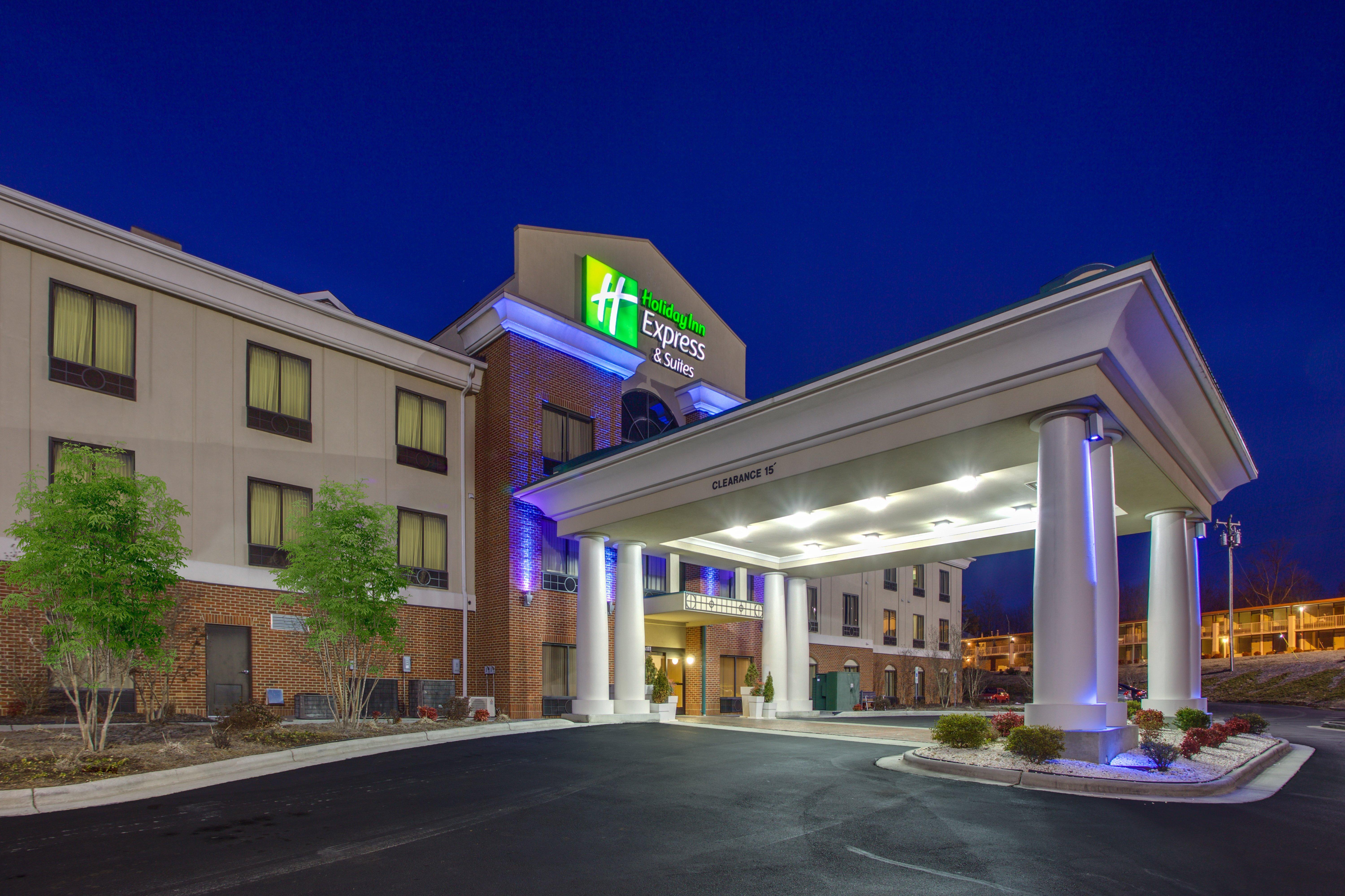 Holiday Inn Express Hotel & Suites Greensboro-East By Ihg Bagian luar foto