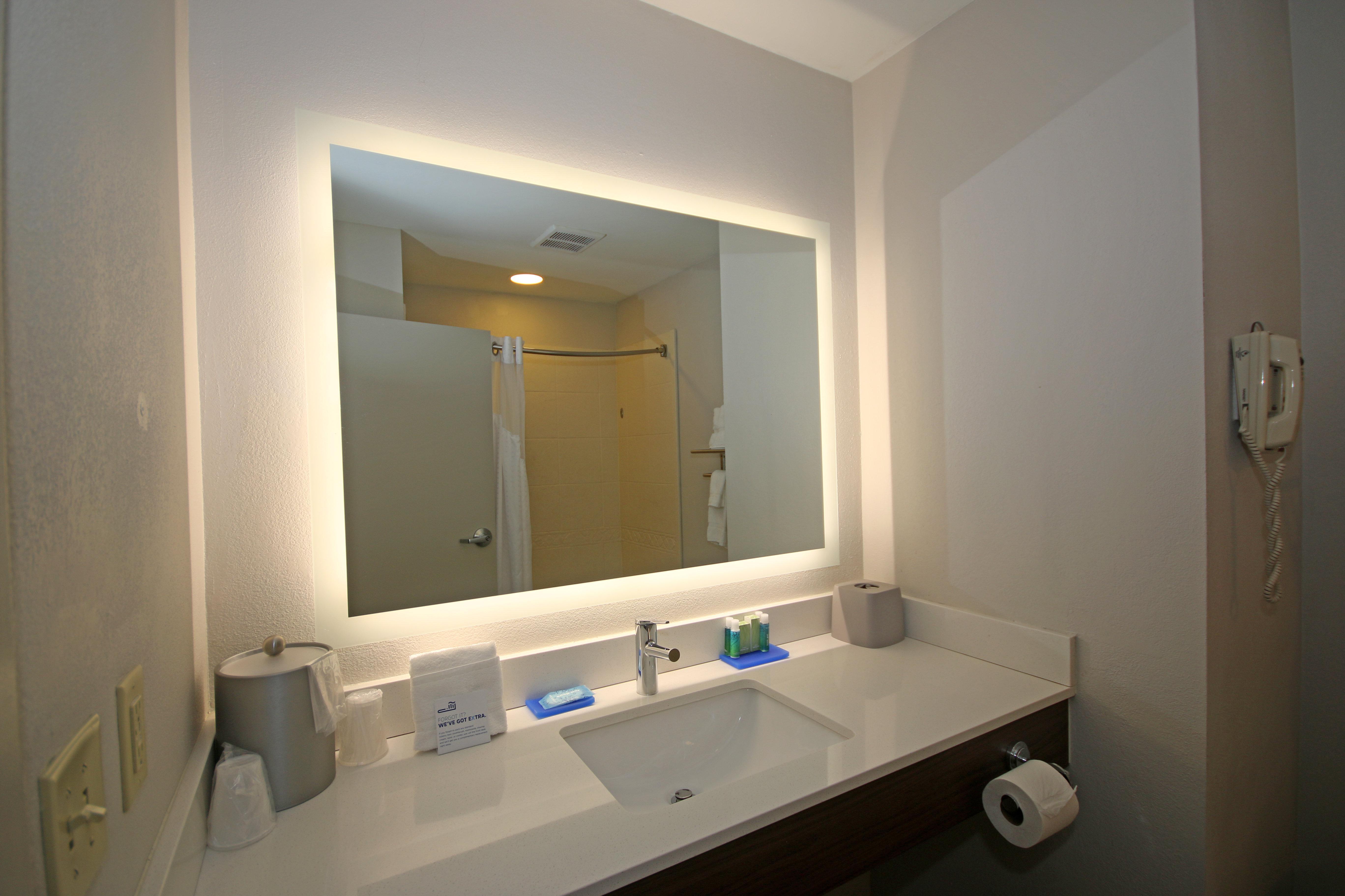 Holiday Inn Express Hotel & Suites Greensboro-East By Ihg Bagian luar foto