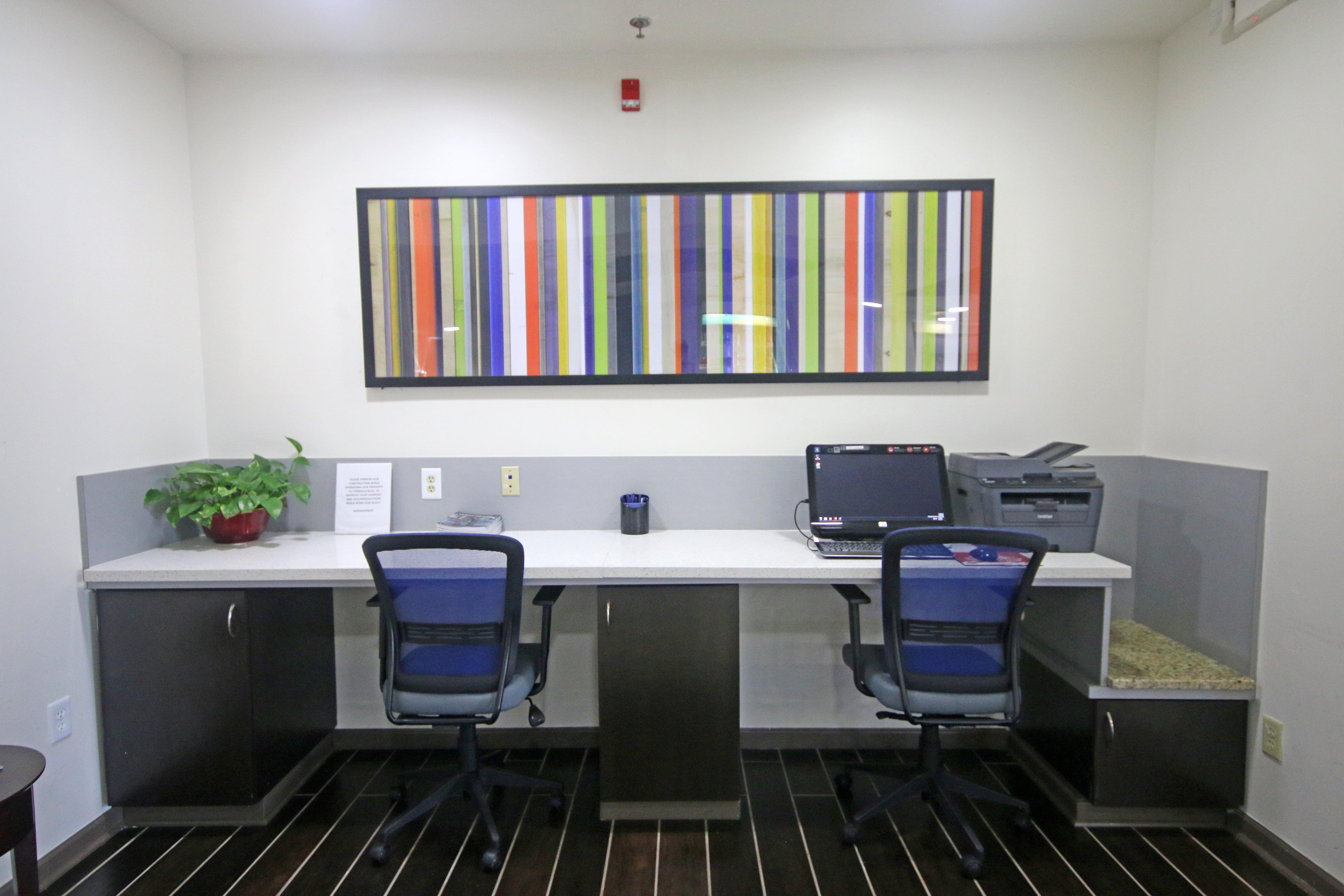 Holiday Inn Express Hotel & Suites Greensboro-East By Ihg Bagian luar foto