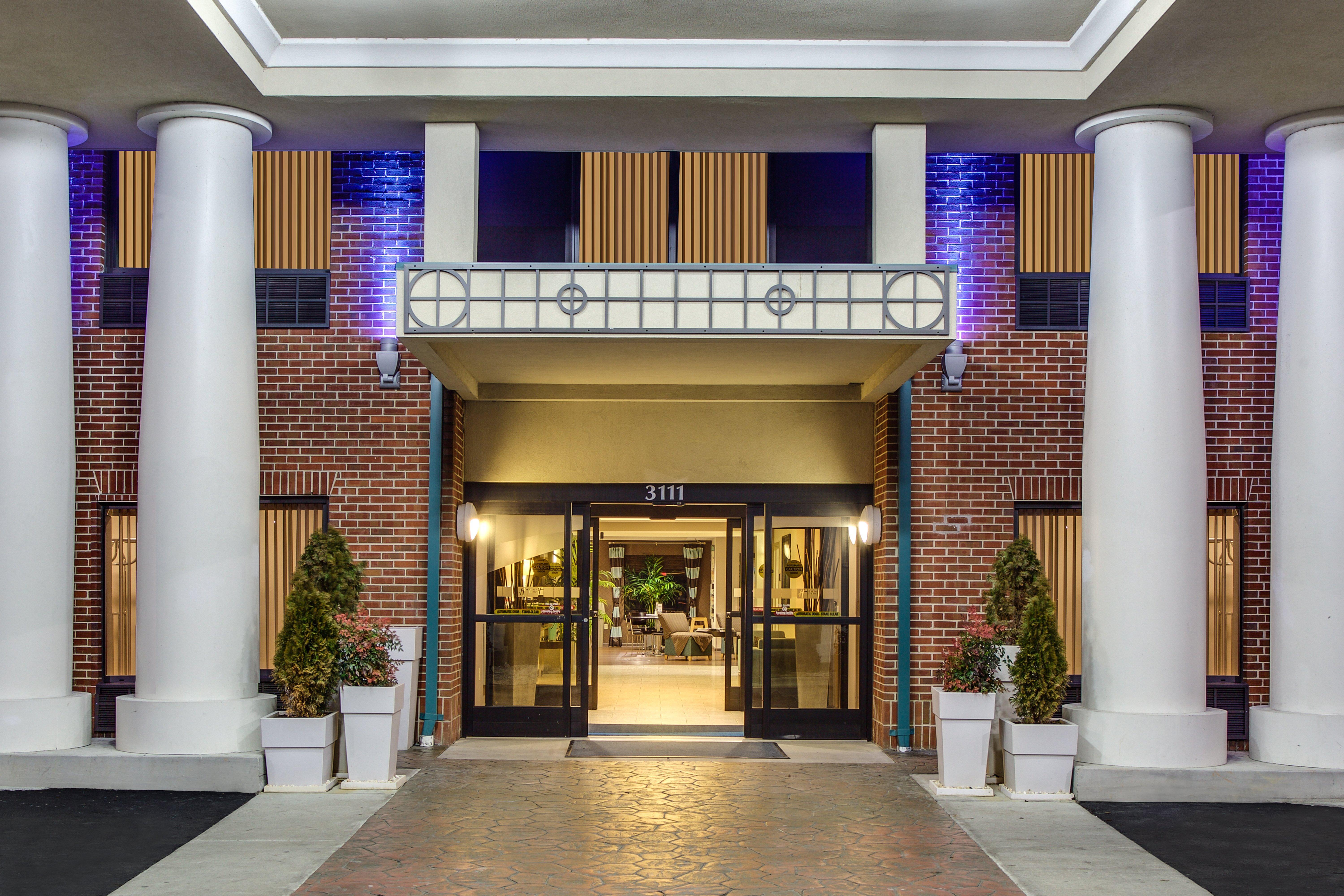 Holiday Inn Express Hotel & Suites Greensboro-East By Ihg Bagian luar foto
