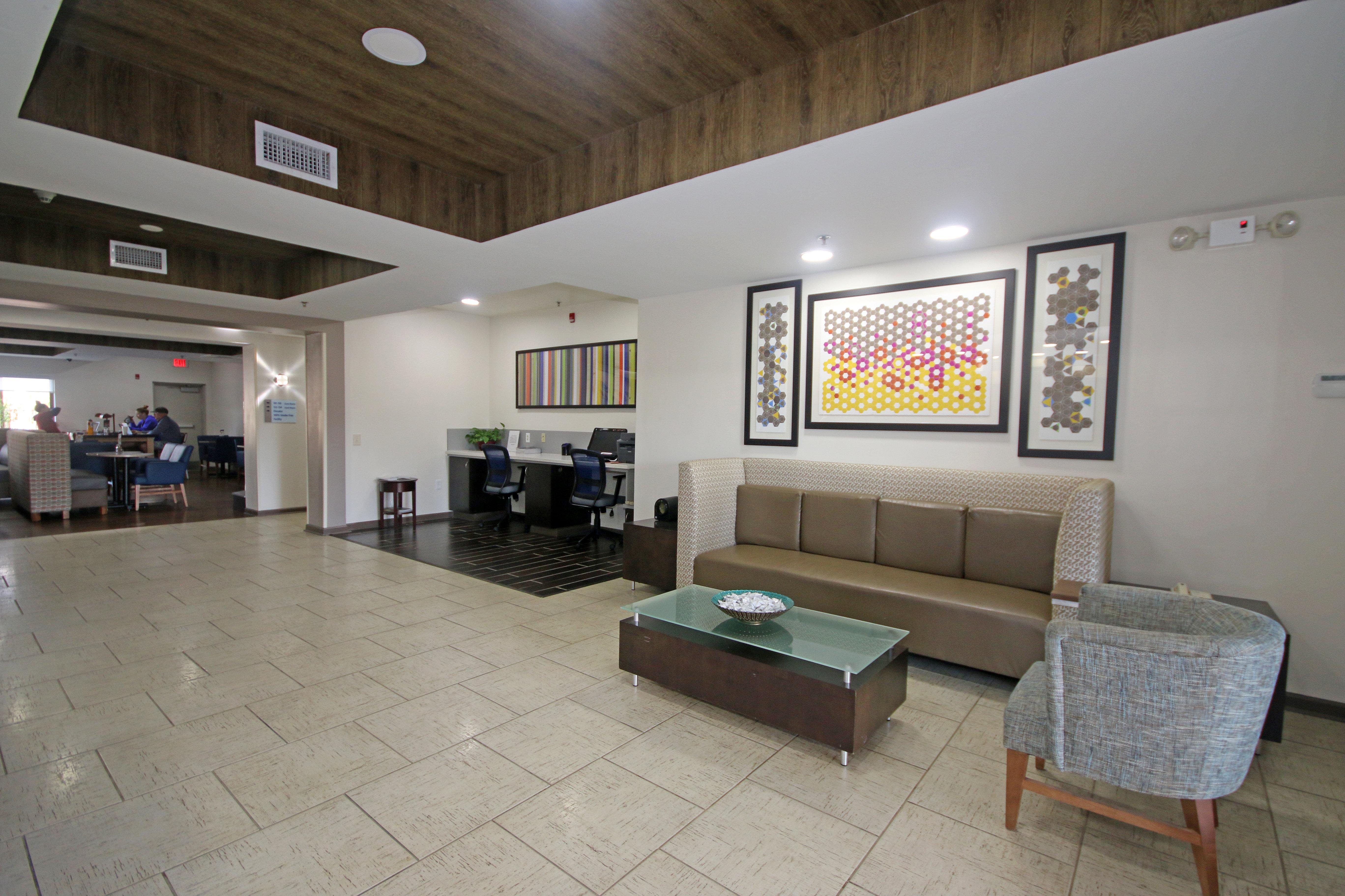 Holiday Inn Express Hotel & Suites Greensboro-East By Ihg Bagian luar foto