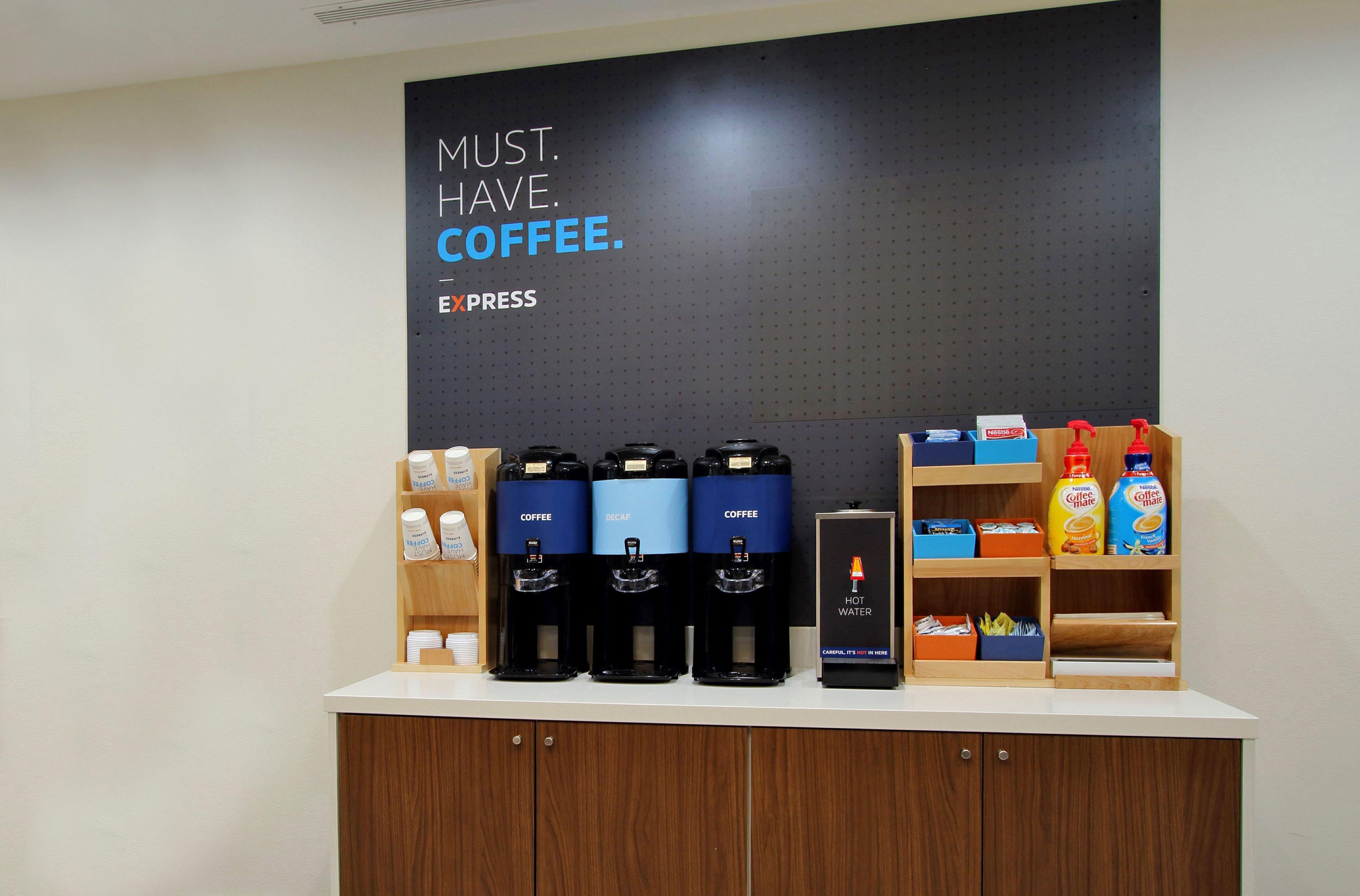 Holiday Inn Express Hotel & Suites Greensboro-East By Ihg Bagian luar foto