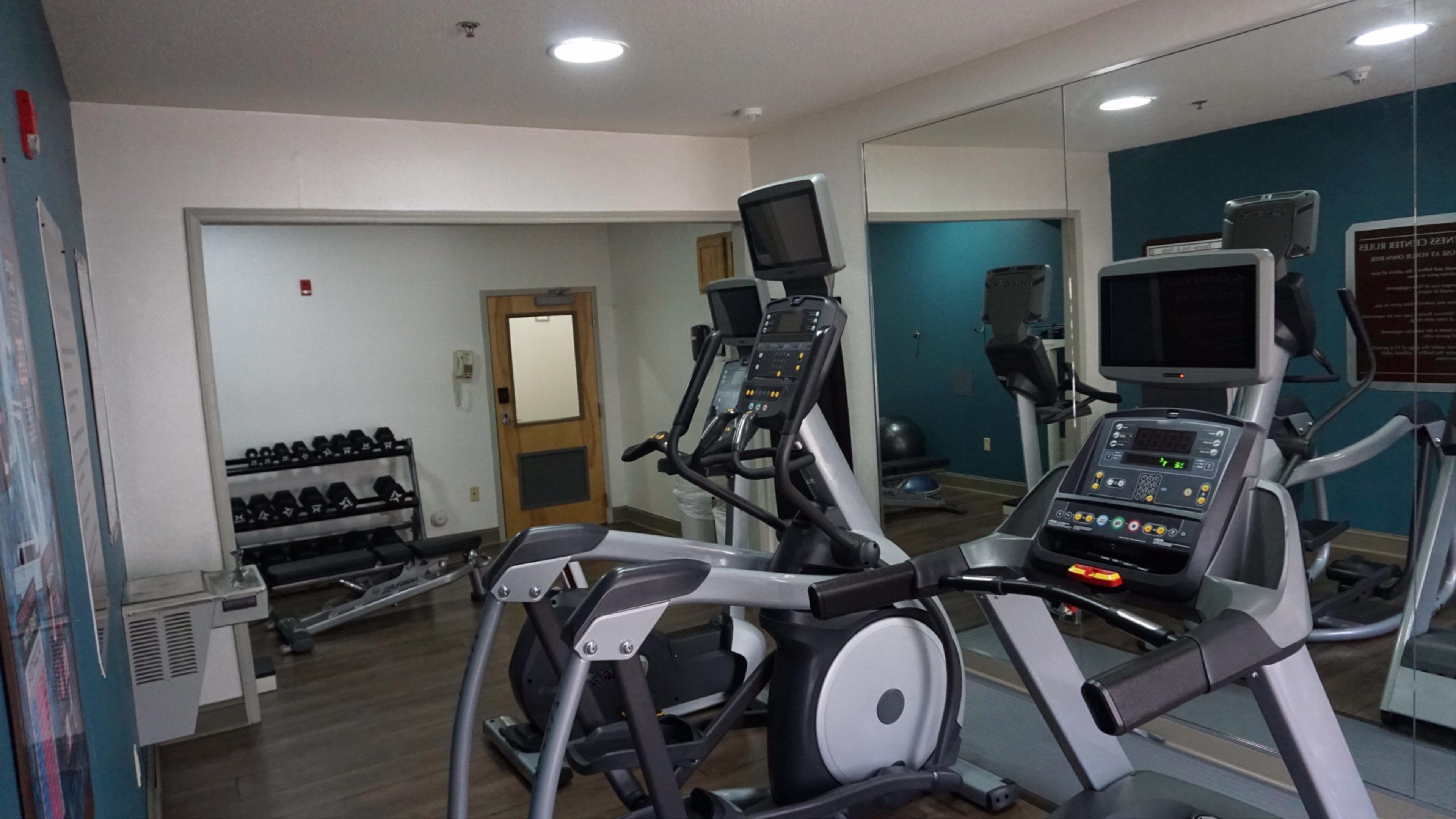 Holiday Inn Express Hotel & Suites Greensboro-East By Ihg Bagian luar foto