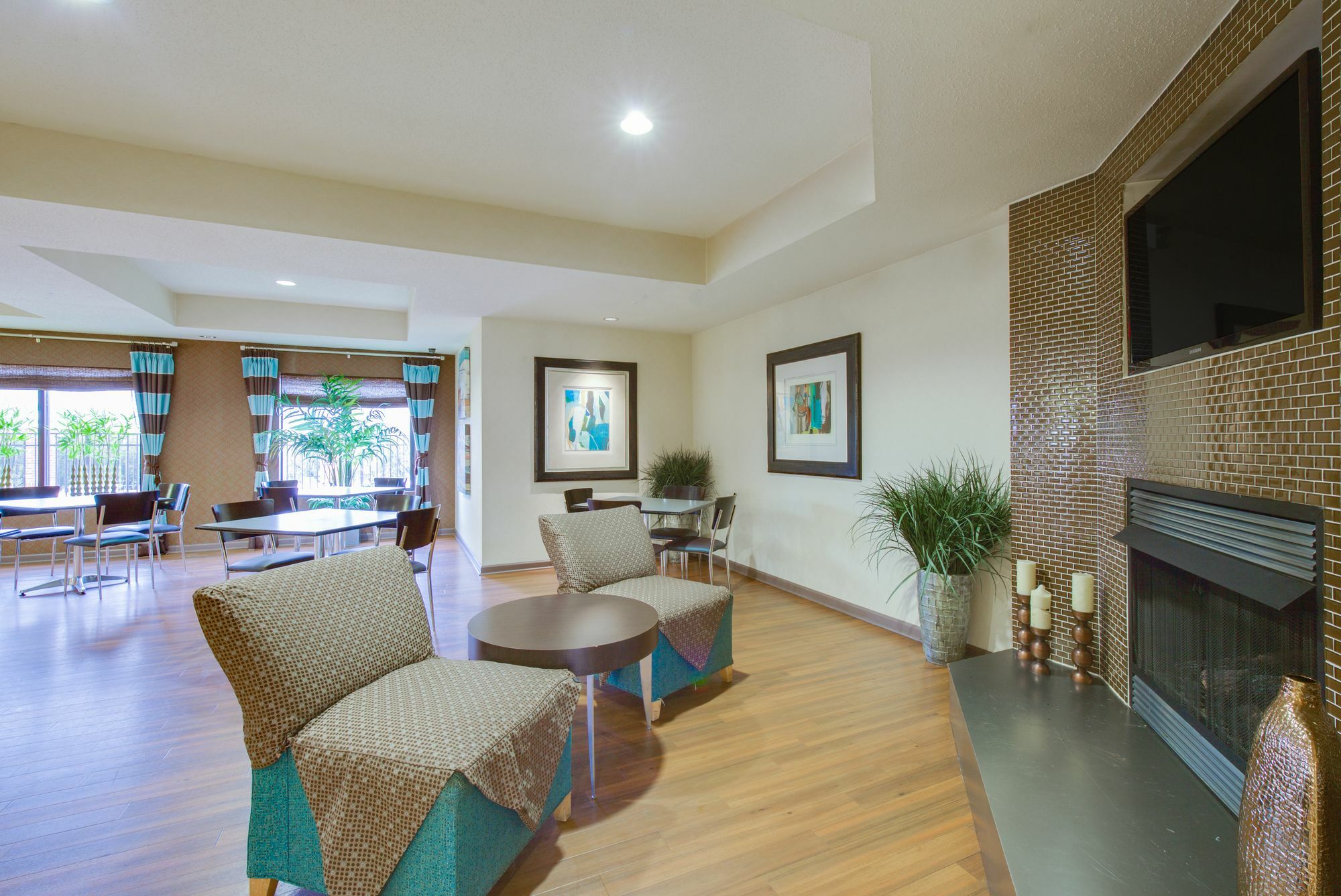 Holiday Inn Express Hotel & Suites Greensboro-East By Ihg Bagian luar foto