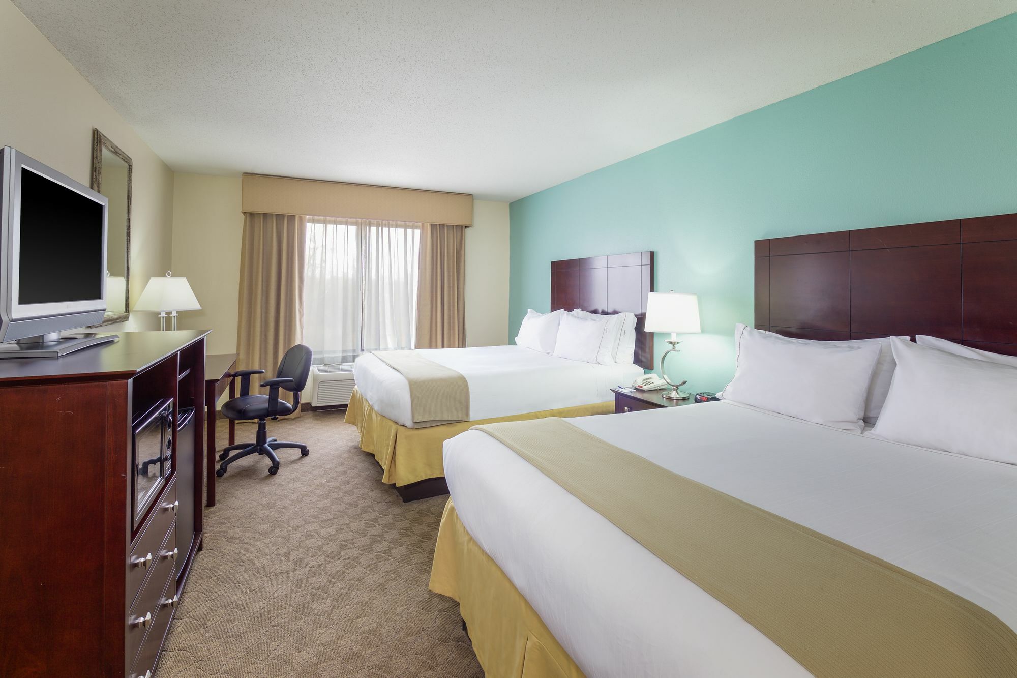 Holiday Inn Express Hotel & Suites Greensboro-East By Ihg Bagian luar foto