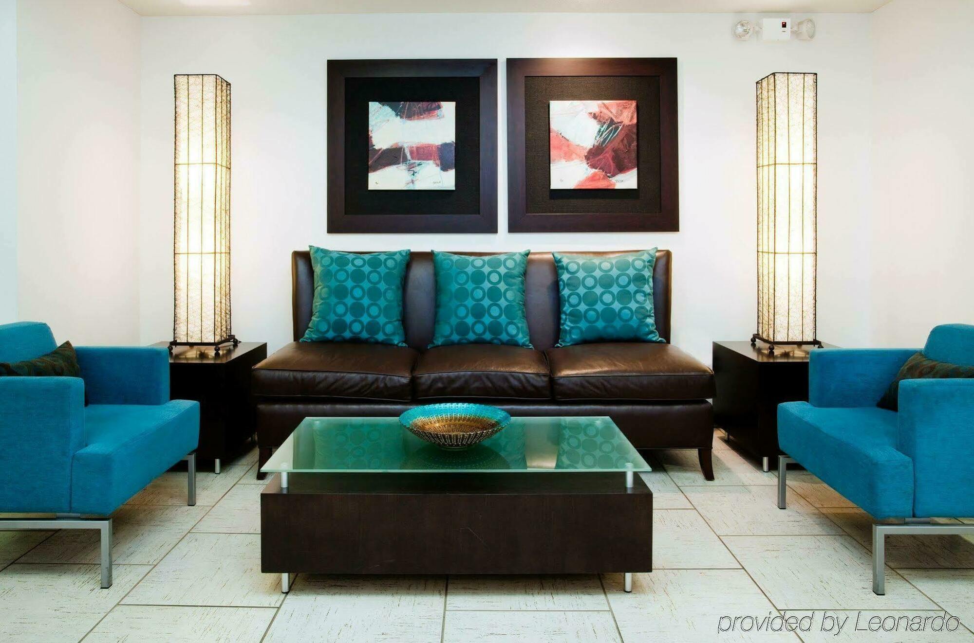 Holiday Inn Express Hotel & Suites Greensboro-East By Ihg Bagian luar foto